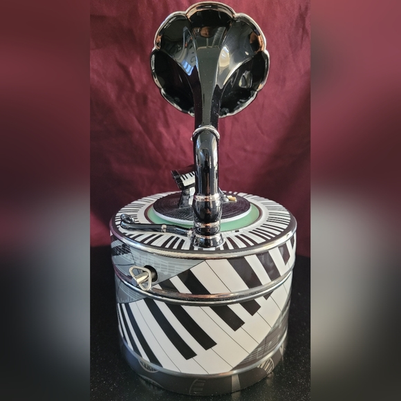 Porcelain Musical Jazz Theme Storage Box with Removable Spindle by Twinkle - Picture 4 of 10